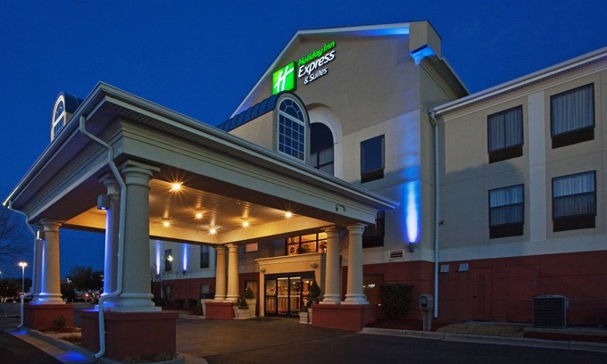 Laurinburg Hotel | Holiday Inn Express Hotel & Suites Laurinburg by IHG