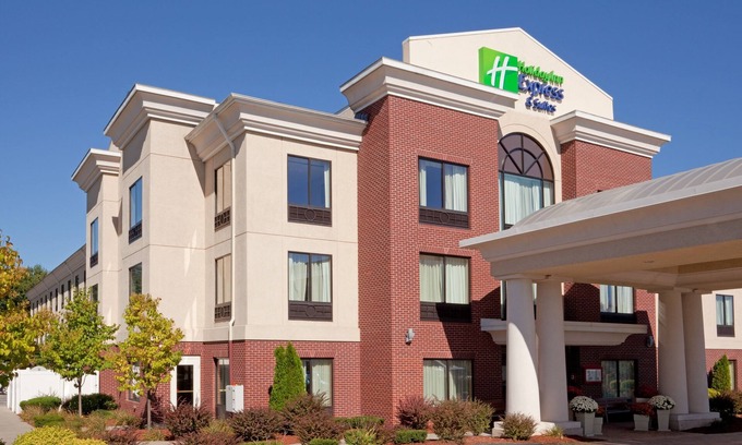 Manchester Hotel | Holiday Inn Express Hotel & Suites Manchester Airport by IHG