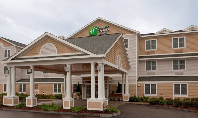 Rochester Hotel | Holiday Inn Express Hotel & Suites Rochester by IHG