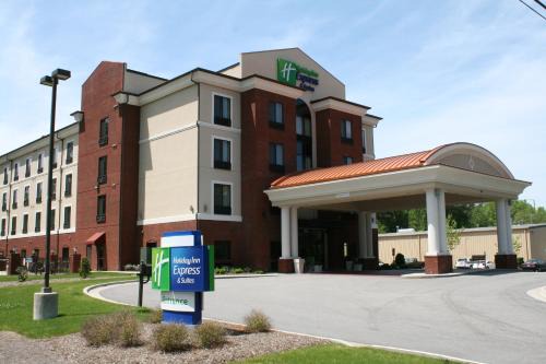 Cordova Hotel | Holiday Inn Express Hotels & Suites Rockingham West by IHG