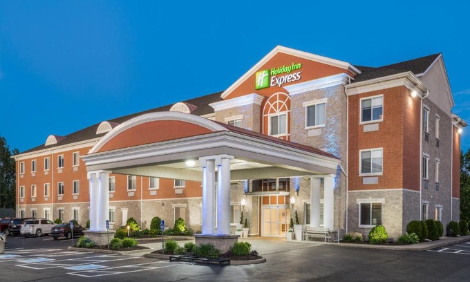 Gananoque Resort | Holiday Inn Express Hotel & Suites 1000 Islands - Gananoque by IHG
