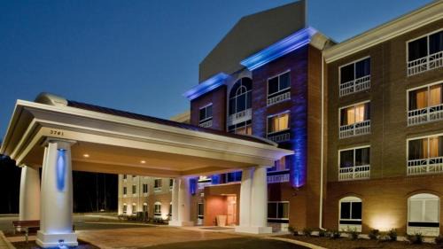 Southwest Raleigh Hotel | Holiday Inn Express Hotel Raleigh Southwest by IHG