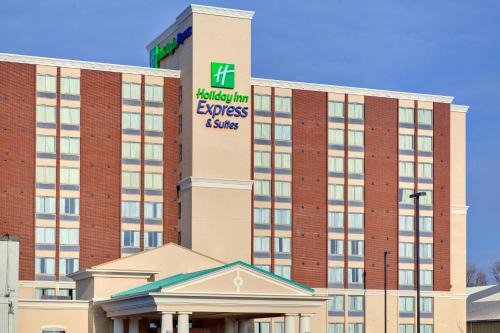Chatham-Kent Hotel | Holiday Inn Express Hotel & Suites Chatham South by IHG