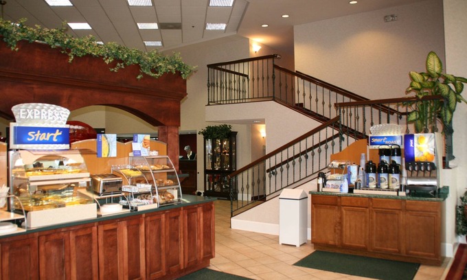 Corinth Hotel | Holiday Inn Express Hotel & Suites Corinth by IHG