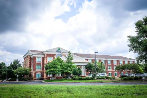 Germantown Hotel | Holiday Inn Express Hotel & Suites Memphis/Germantown by IHG