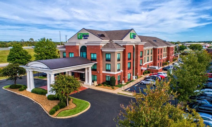 Southwind Hotel | Holiday Inn Express Hotel & Suites Memphis Southwind by IHG