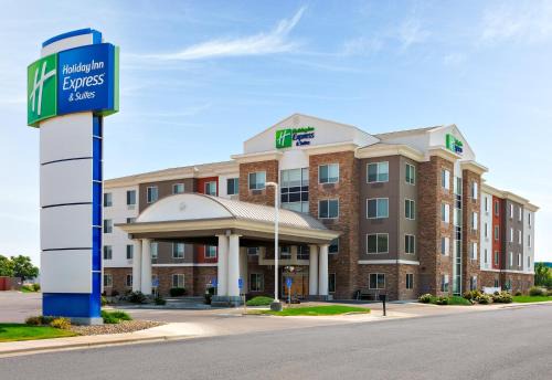 Ontario Hotel | Holiday Inn Express Hotel & Suites Ontario by IHG