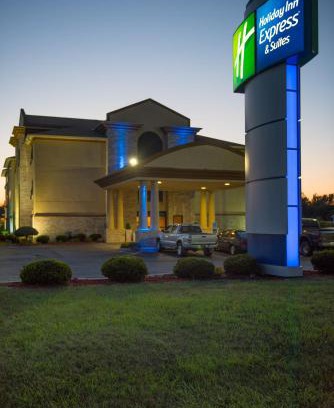 Wauseon Hotel | Holiday Inn Express Hotel & Suites Wauseon by IHG