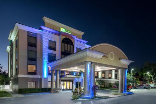 Bartow Hotel | Holiday Inn Express Hotel & Suites Bartow by IHG