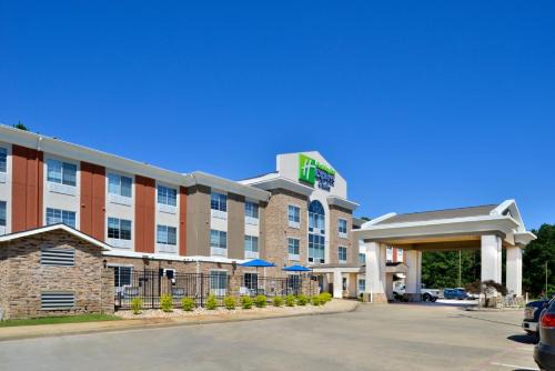Carthage Hotel | Holiday Inn Express Hotel & Suites Carthage by IHG