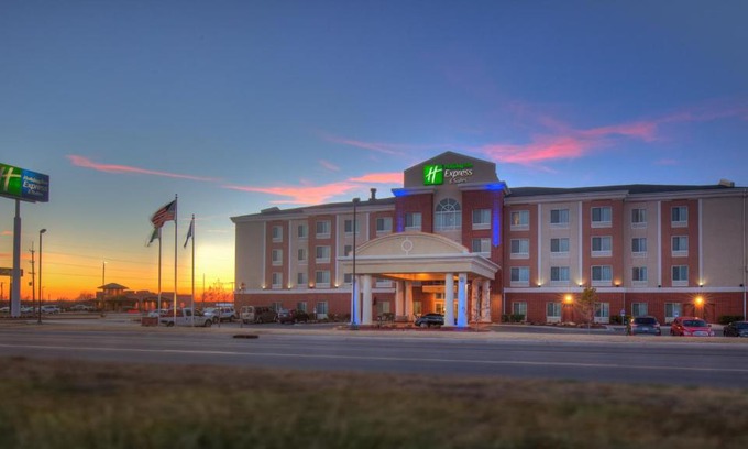Elk City Hotel | Holiday Inn Express Hotel and Suites Elk City by IHG