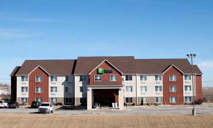 Maryville Hotel | Holiday Inn Express Hotel & Suites Maryville by IHG