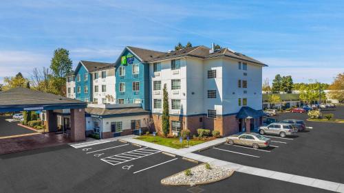 Hayden Island Hotel | Holiday Inn Express Hotel & Suites Portland - Jantzen Beach by IHG