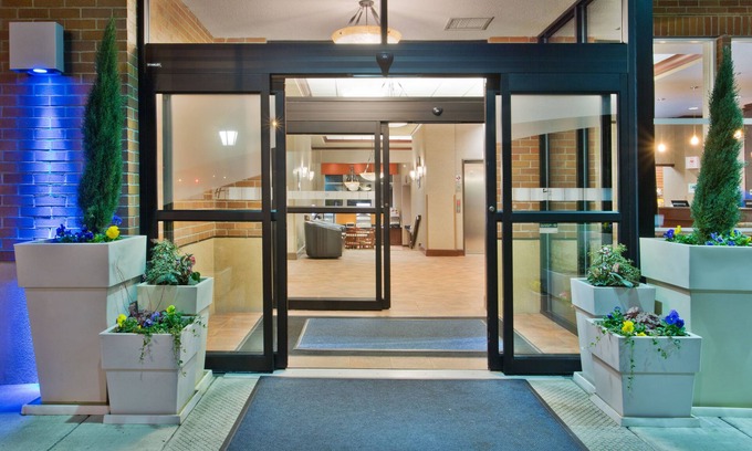 Uptown Hotel | Holiday Inn Express Hotel & Suites Portland-NW Downtown by IHG