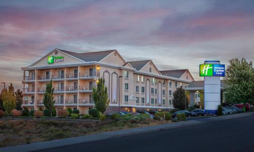 South Richland Hotel | Holiday Inn Express Hotel & Suites Richland