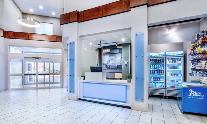 Thornton Hotel | Holiday Inn Express Hotel & Suites Denver North - Thornton by IHG
