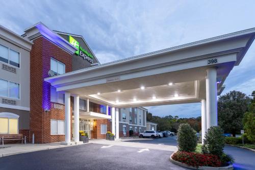 Vineland Hotel | Holiday Inn Express Hotel & Suites Vineland Millville by IHG