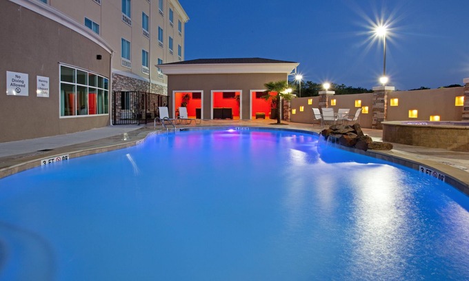 Webster Hotel | Holiday Inn Express Hotel & Suites - Houston Space Center by IHG