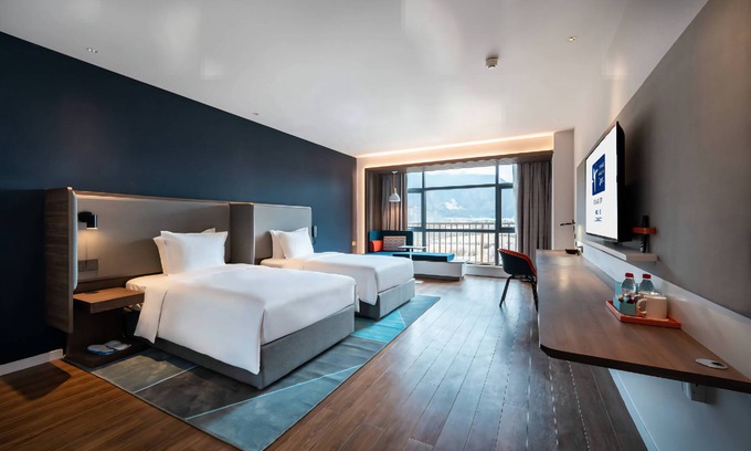 Mainling County Hotel | Holiday Inn Express Linzhi Airport by IHG