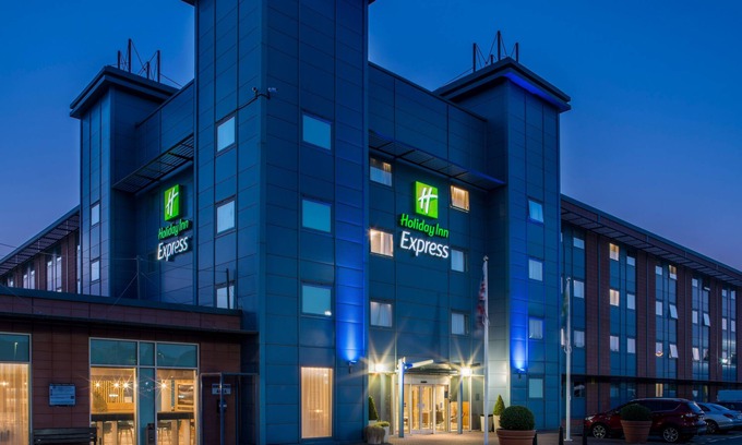 Cuddesdon Hotel | Holiday Inn Express Oxford-Kassam Stadium by IHG