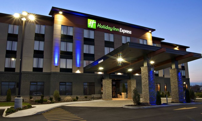 Pembroke Hotel | Holiday Inn Express Pembroke by IHG
