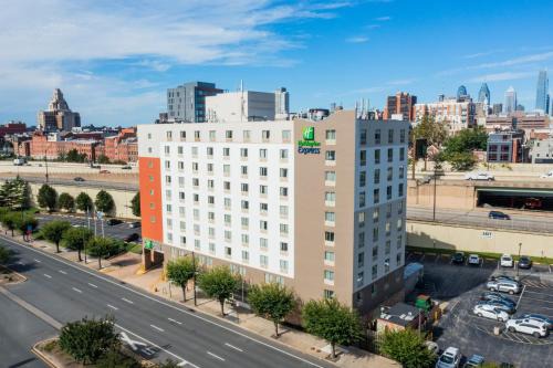 Old City Hotel | Holiday Inn Express Philadelphia Penn's Landing by IHG