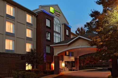 Brandermill Hotel | Holiday Inn Express Richmond-Brandermill-Hull Street by IHG