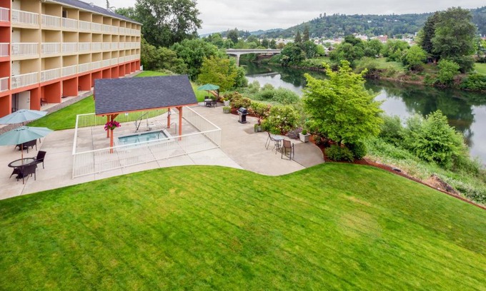 Roseburg Hotel | Holiday Inn Express Roseburg by IHG