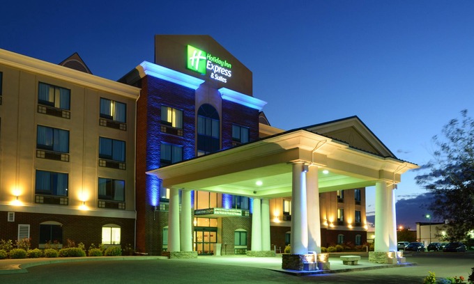 Medicine Hat Hotel | Holiday Inn Express & Suites Medicine Hat Transcanada Hwy 1 by IHG