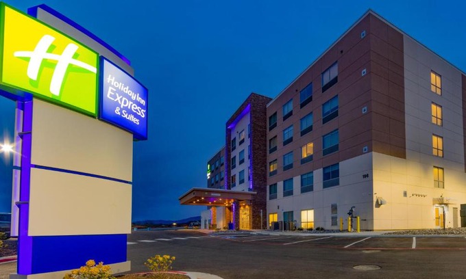 Harrisonburg Hotel | Holiday Inn Express & Suites - Harrisonburg University Area by IHG