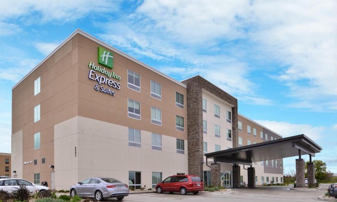 Marshalltown Hotel | Holiday Inn Express & Suites - Marshalltown by IHG