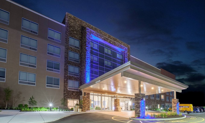Noblesville Hotel | Holiday Inn Express & Suites Indianapolis NE - Noblesville by IHG