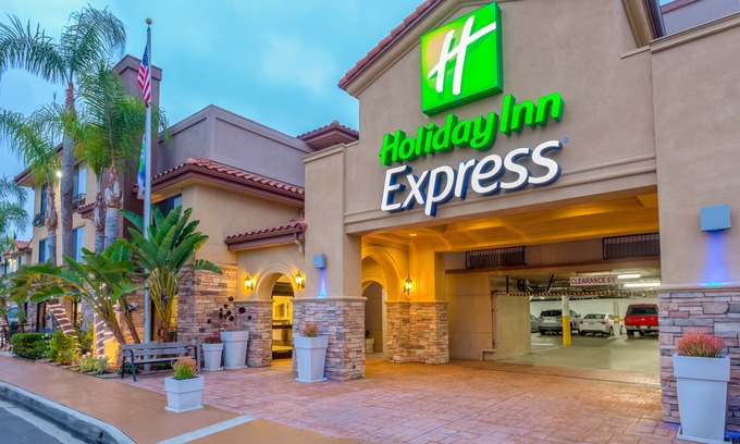 Midway-Pacific Highway Hotel | Holiday Inn Express San Diego - Sea World Area, an Ihg Hotel