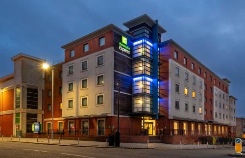 Stevenage Hotel | Holiday Inn Express Stevenage by IHG