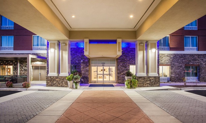California Hotel | Holiday Inn Express & Suites Lexington Park-California by IHG