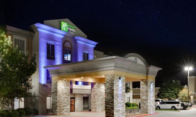 Duncanville Hotel | Holiday Inn Express & Suites Dallas - Duncanville by IHG