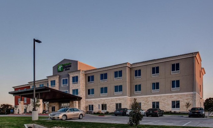 Gatesville Hotel | Holiday Inn Express & Suites Gatesville - N. Ft Hood by IHG