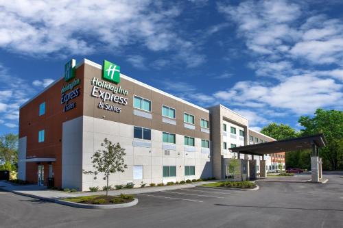 New Castle Hotel | Holiday Inn Express & Suites New Castle by IHG
