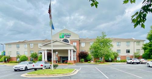 Reidsville Hotel | Holiday Inn Express & Suites Reidsville by IHG