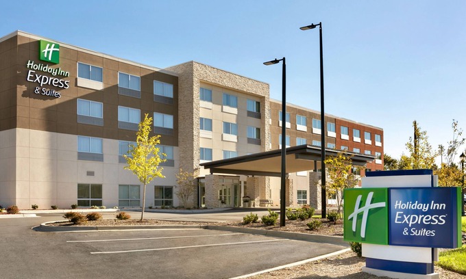 Salisbury Hotel | Holiday Inn Express & Suites Salisbury by IHG
