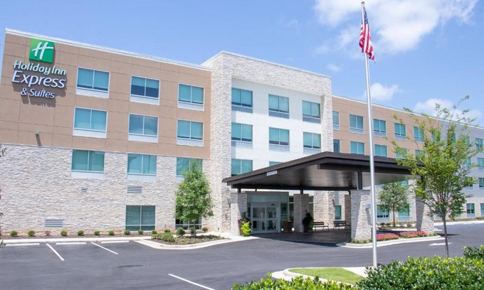 Cottondale Hotel | Holiday Inn Express & Suites Tuscaloosa East by IHG