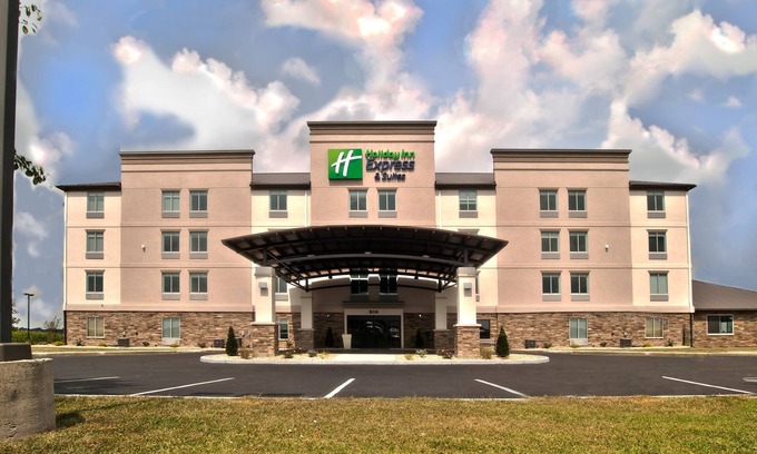 Haubstadt Hotel | Holiday Inn Express & Suites Evansville North by IHG