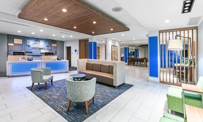 Junction Hotel | Holiday Inn Express & Suites Junction by IHG