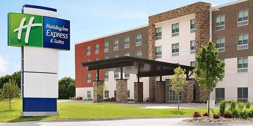 Lumberton Hotel | Holiday Inn Express & Suites - Lumberton by IHG