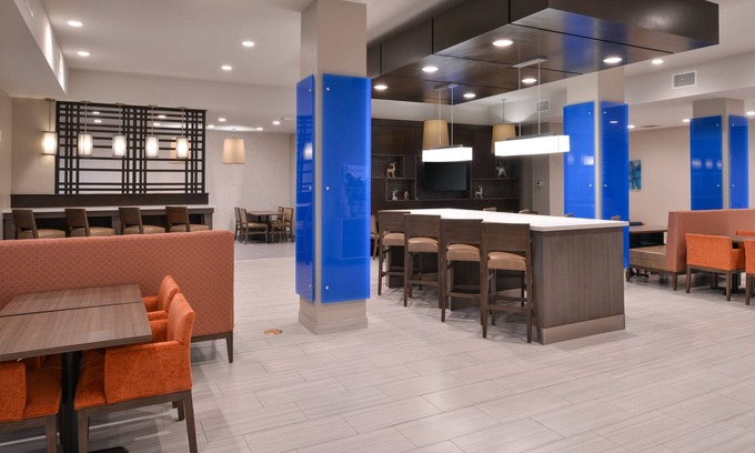 Pasadena Hotel | Holiday Inn Express & Suites Houston E - Pasadena by IHG