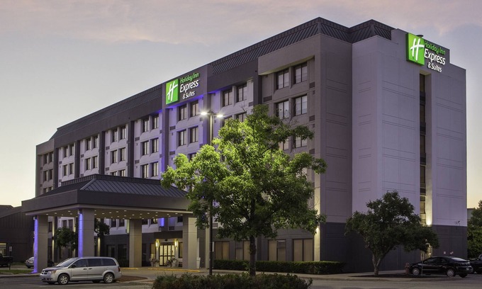 Sheridan Hotel | Holiday Inn Express & Suites Mississauga-Toronto Southwest by IHG