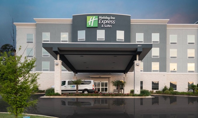 Whitehaven Hotel | Holiday Inn Express & Suites Memphis Arpt Elvis Presley Blv by IHG