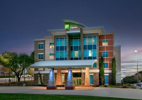 Far North Dallas Hotel | Holiday Inn Express & Suites North Dallas at Preston by IHG