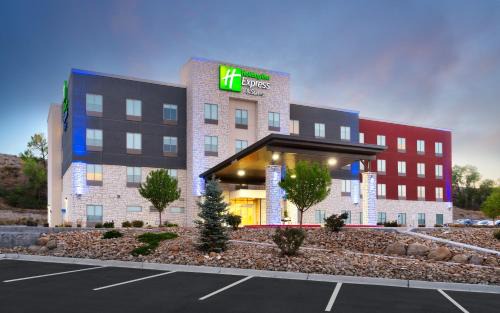 Price Hotel | Holiday Inn Express & Suites Price by IHG