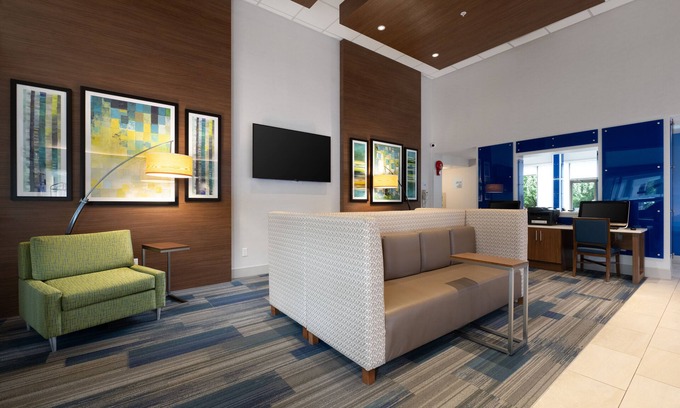 Guildford Hotel | Holiday Inn Express & Suites Surrey by IHG